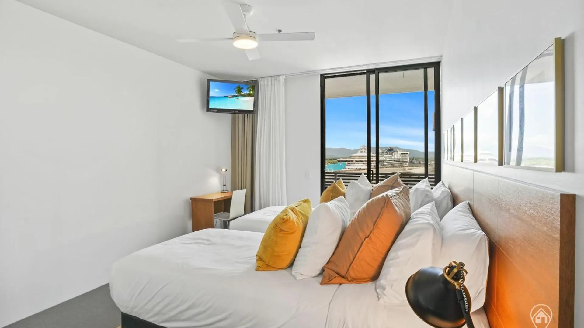 Вилла 1101 Harbour Lights With Ocean Views Кэрнс